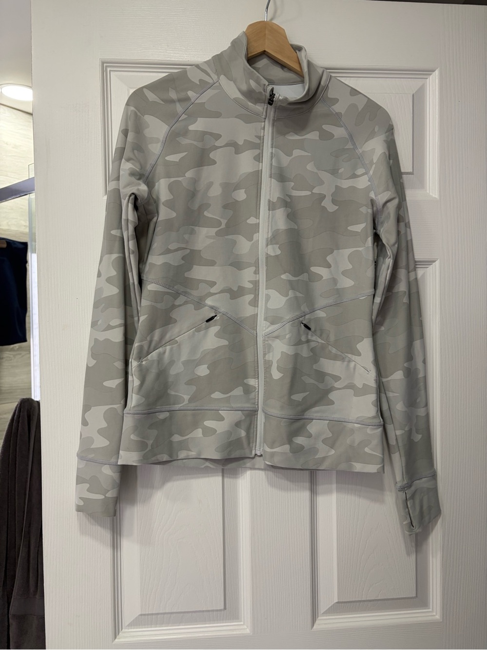 Lole light Gray Camo Full-Zip Jacket